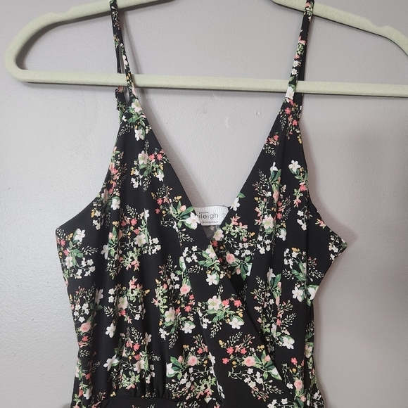 NWOT Kaileigh Jumpsuit; Black Floral size Small cropped leg with pockets - Picture 5 of 12
